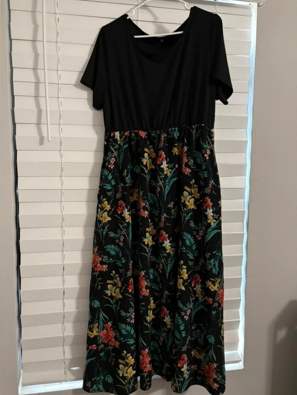 Womenβs Black Floral Midi Dress - Comfortable Casual Fit